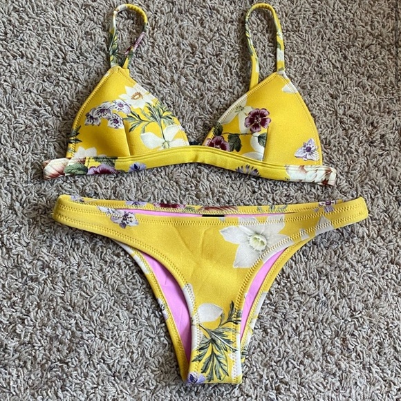 Triangl Delilah in Fiore Gallo in xs - Picture 2 of 5